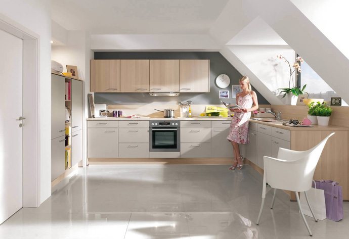 2 tone kitchens are the latest trend Gallery Image