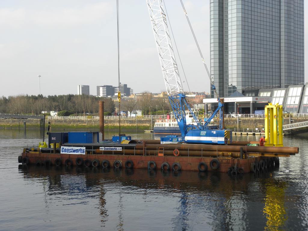 Spudleg crane barge Gallery Image