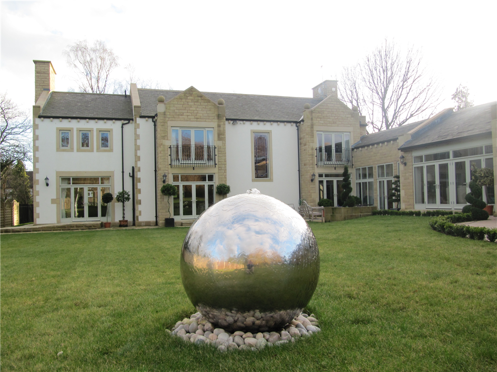 Harrogate - £1.2m Large detached private luxury dwelling with indoor swimming pool Gallery Image