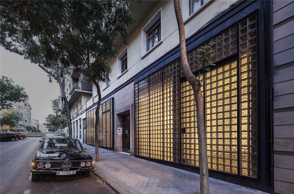 Glass Block Co Lucan Glass Blocks buildscotland.co.uk